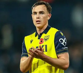 富勒姆从牛津联队召回中场哈里斯