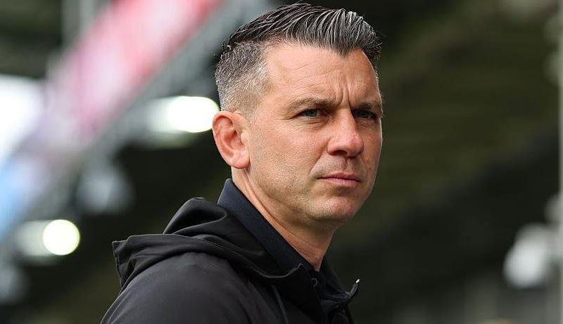 前卢顿老板布卢姆菲尔德在牛津联队会谈